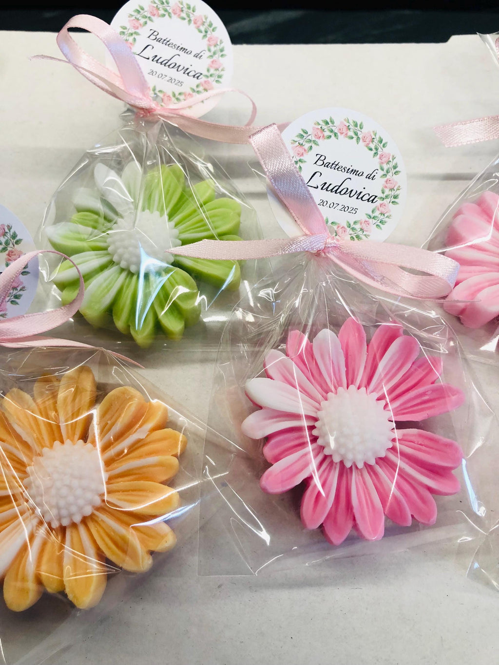 "SHADED DAISY" SOAP with transparent bag and personalized tag