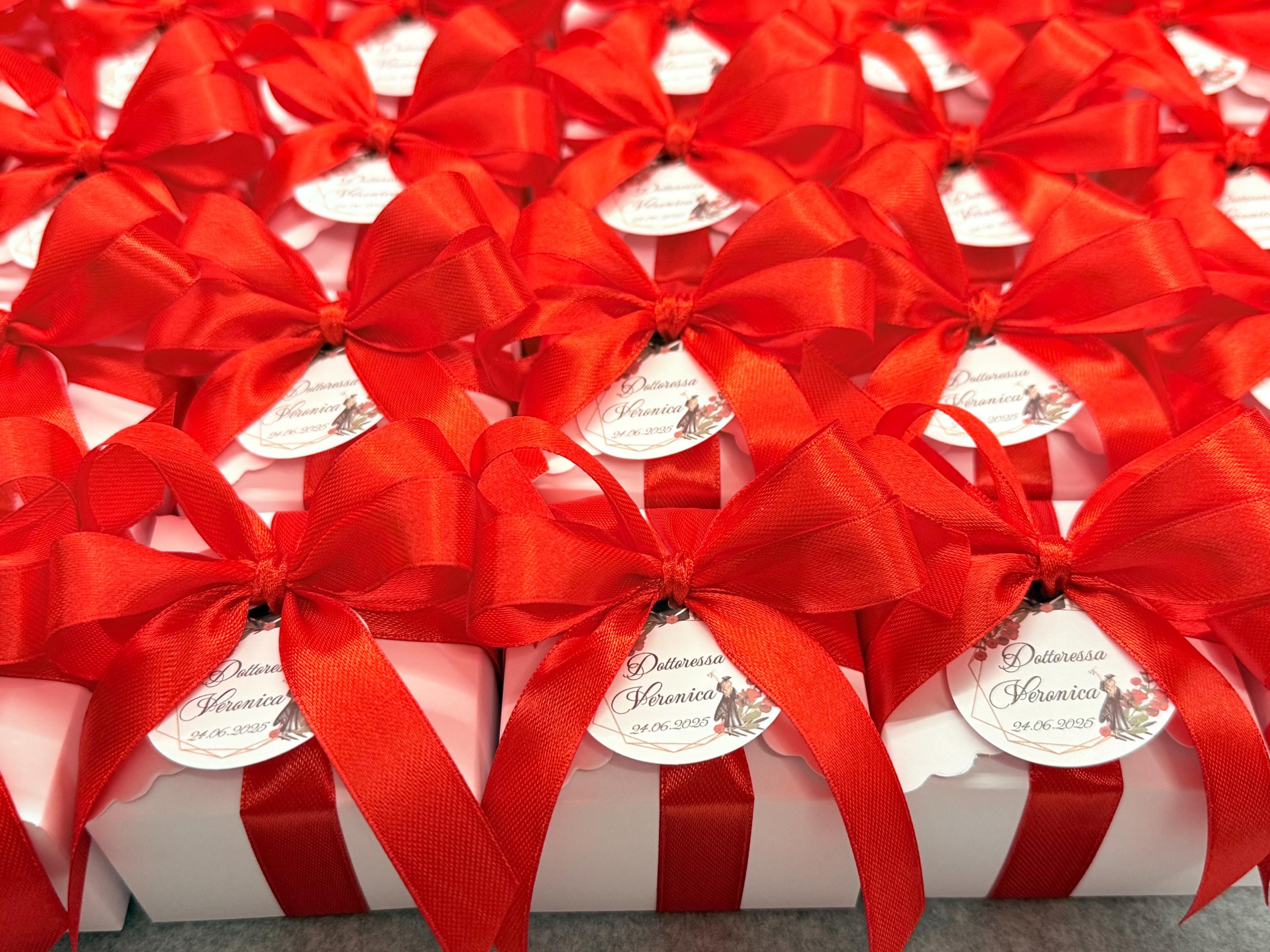 CANDELA "GUFETTO" PROFUMATA con scatola, confetti e tag personalizzato