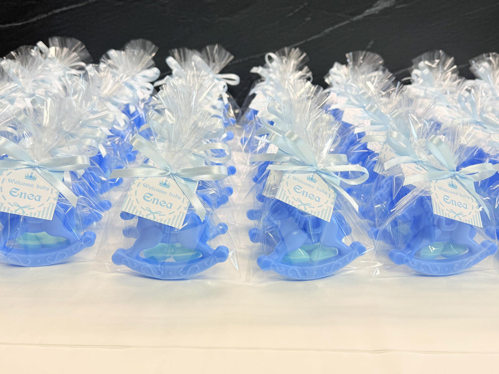 SAVON CHEVAL À BASCULE avec dragées, sachet transparent et étiquette personnalisée