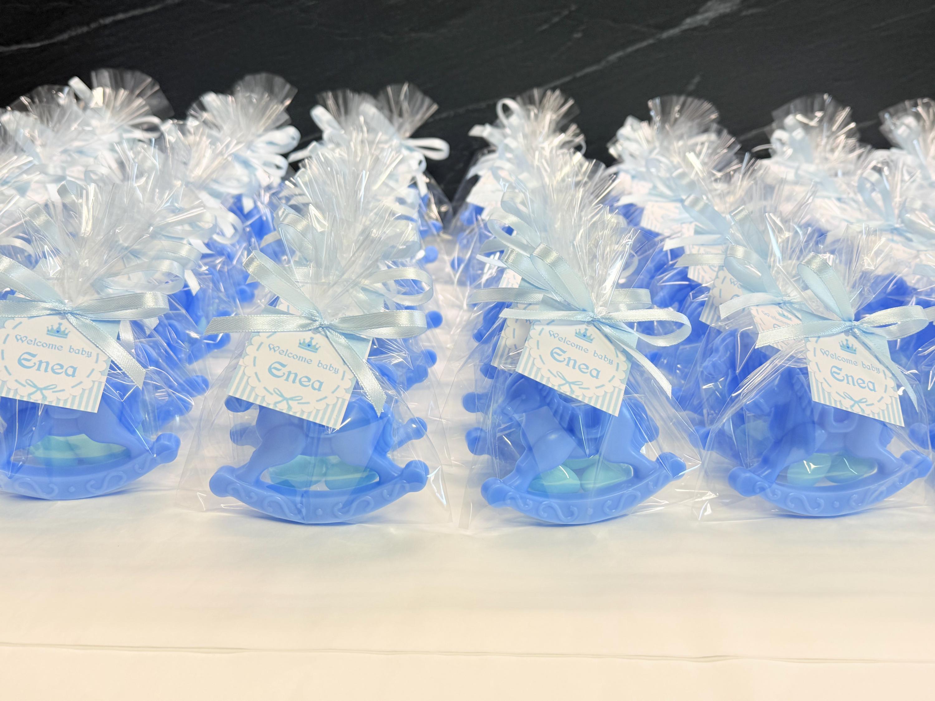 SAVON CHEVAL À BASCULE avec dragées, sachet transparent et étiquette personnalisée