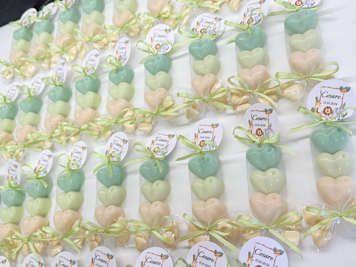 SAPONE "TRIS DI CUORICINI" con Tulle, 5 Confetti cuoricino e tag personalizzato