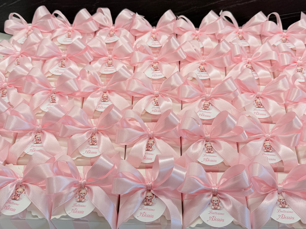 BOUGIE BOURGEON de PIVOINE Parfumée avec Boîte, Dragées et étiquette personnalisée/cadeaux de fin d'études/doctoresse