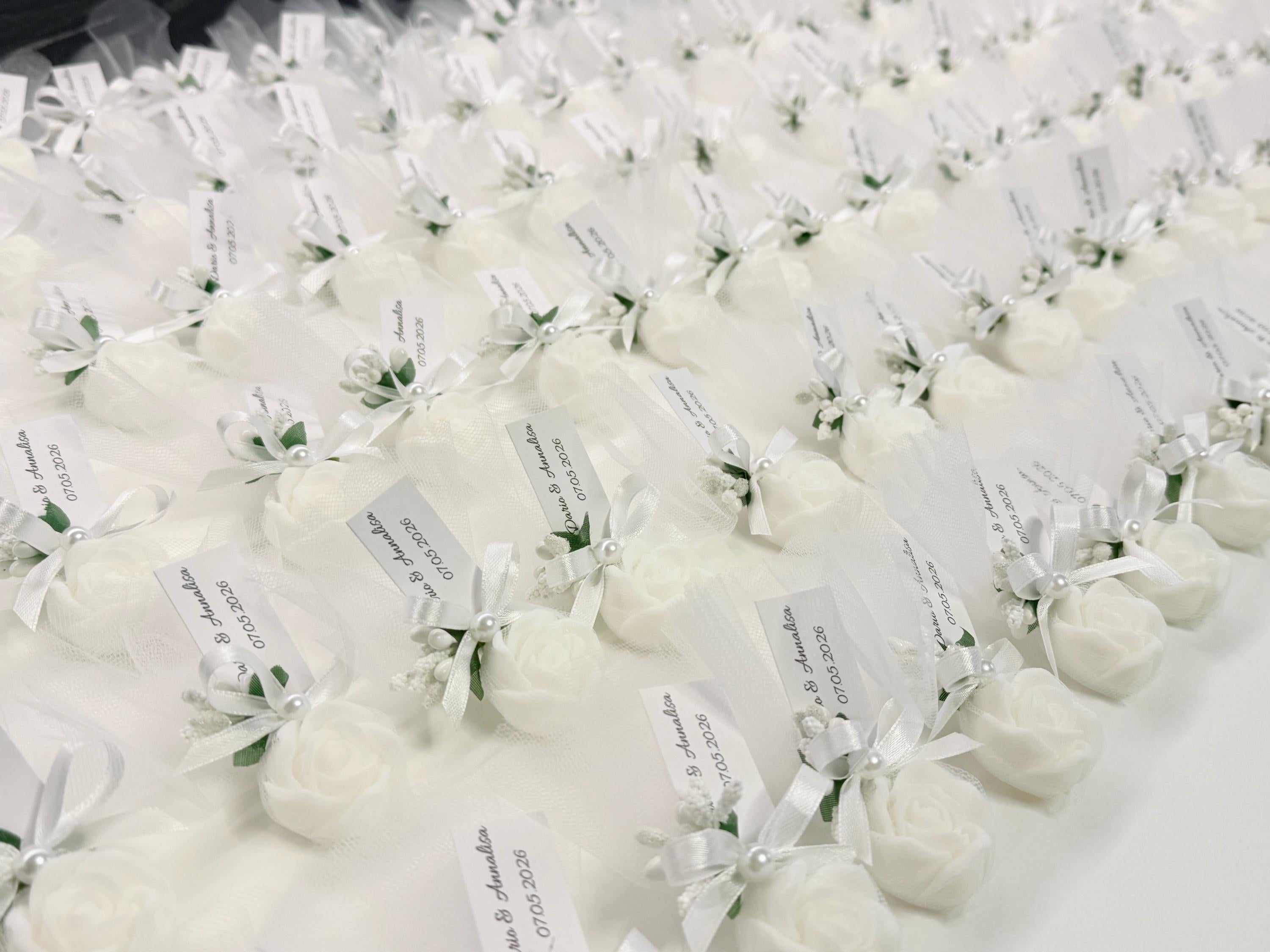 SAVON «ROSE» avec tulle et étiquette personnalisée