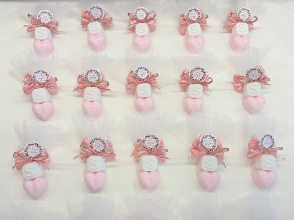 Sapone "CUORICINO + LETTERA" con Tulle, 5 Confetti Cuoricino e Tag Personalizzato