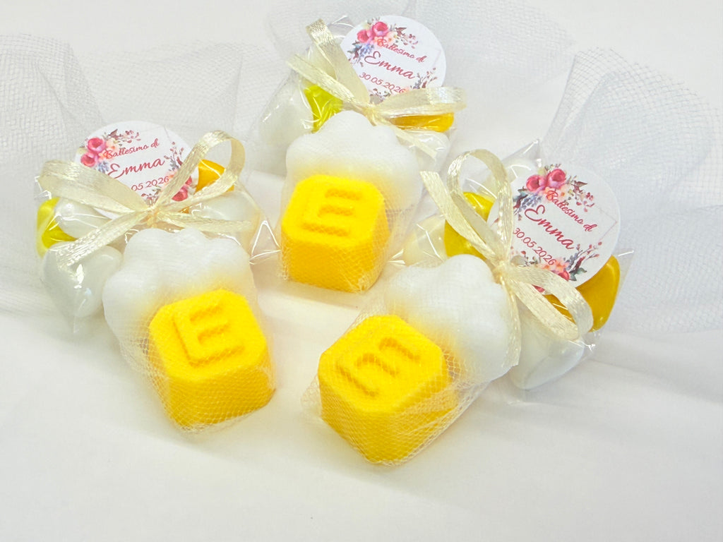 Sapone "NUVOLETTA + LETTERA" con Tulle, 5 Confetti Cuoricino e Tag Personalizzato