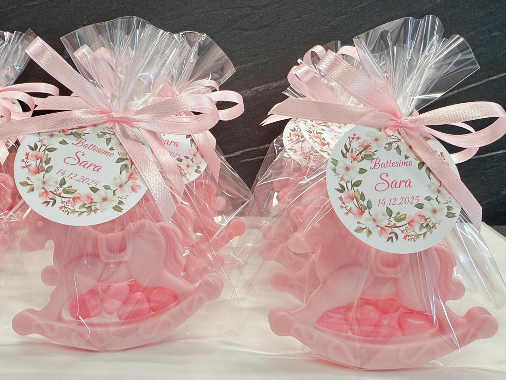 SAVON CHEVAL à BASCULE avec 7 dragées cœur, sachet transparent et étiquette personnalisée
