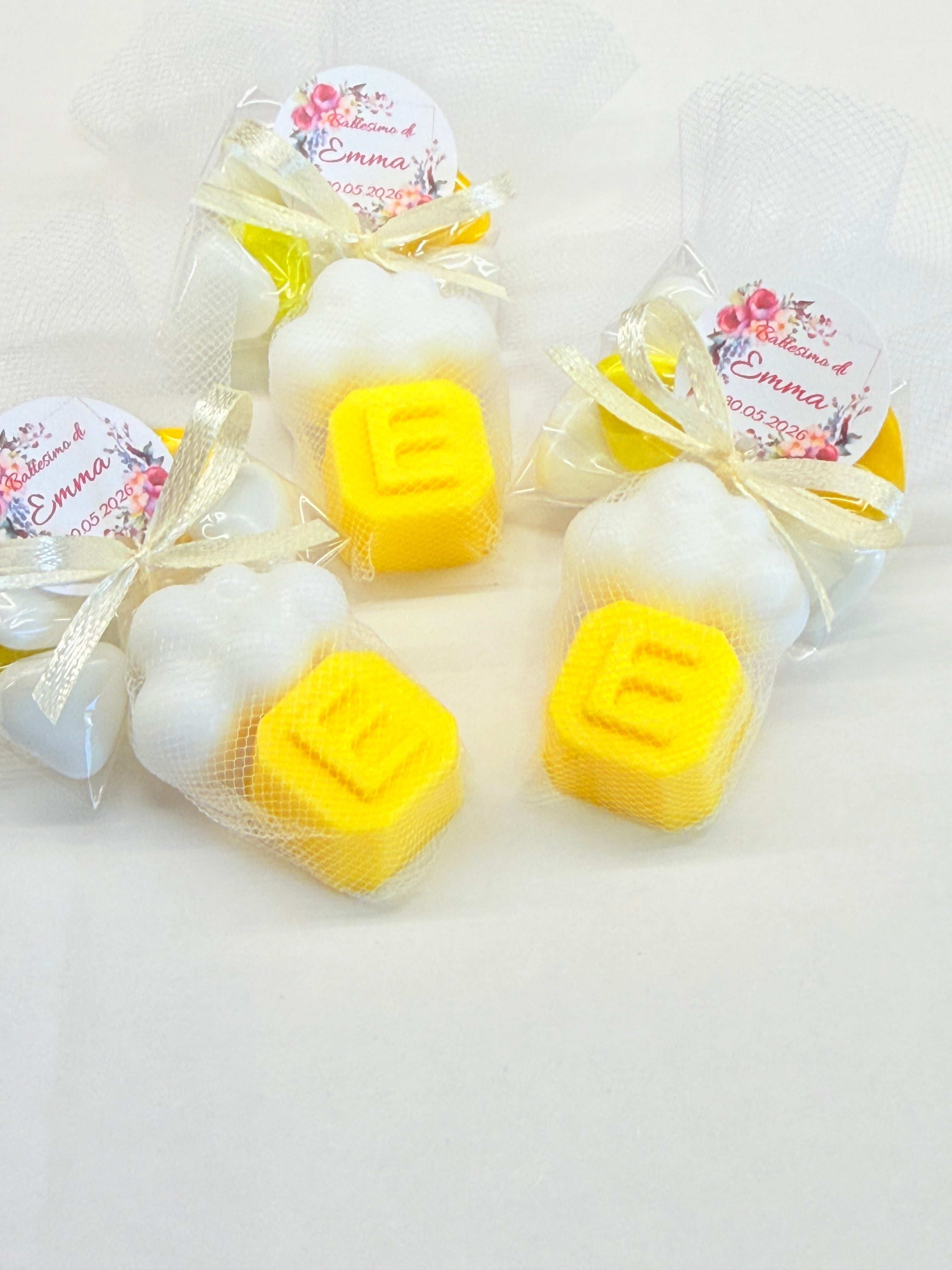 Sapone "NUVOLETTA + LETTERA" con Tulle, 5 Confetti Cuoricino e Tag Personalizzato