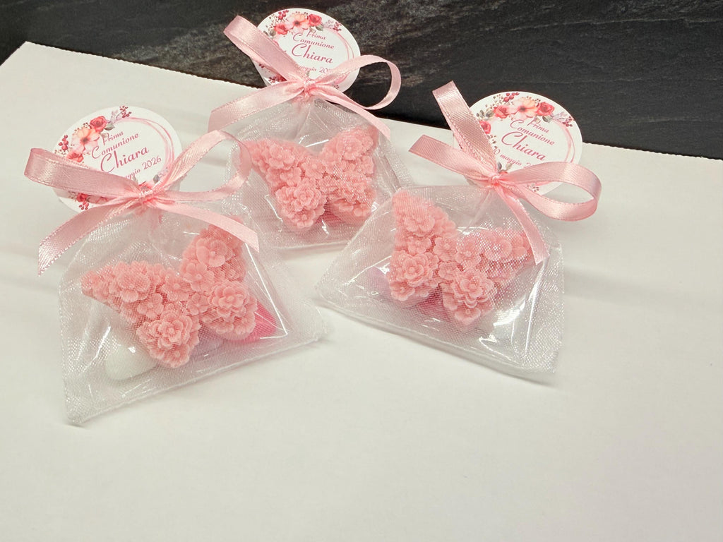 SAPONE "FARFALLINA FLOREALE" con sacchetto di organza, 5 Confetti Cuoricino e tag personalizzato