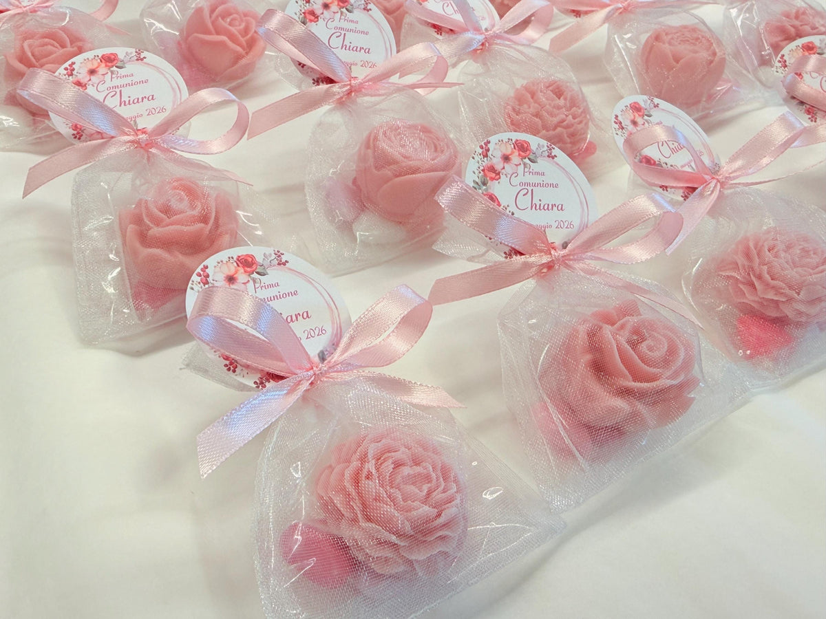 SAPONE MIX "PICCOLI FIORI" con sacchetto di organza, 5 confetti cuoricino e tag personalizzato