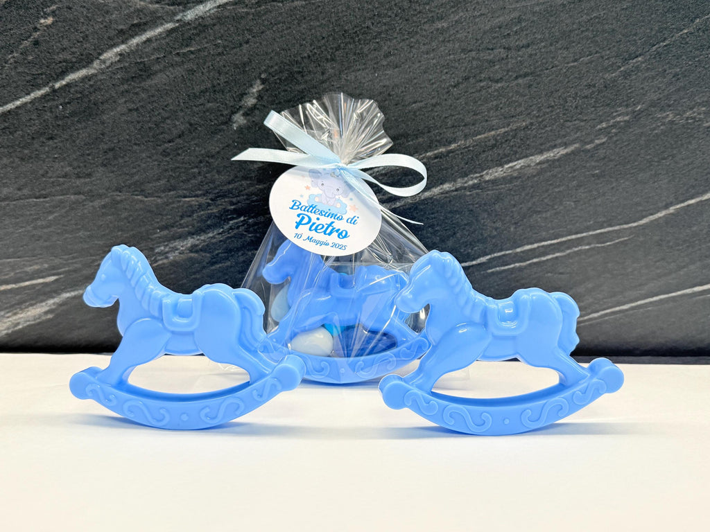 SAVON CHEVAL À BASCULE avec dragées, sachet transparent et étiquette personnalisée