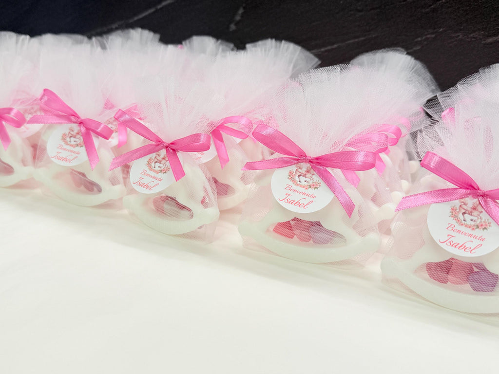 SAVON "CHEVAL À BASCULE" avec 7 dragées cœur, tulle et étiquette personnalisée