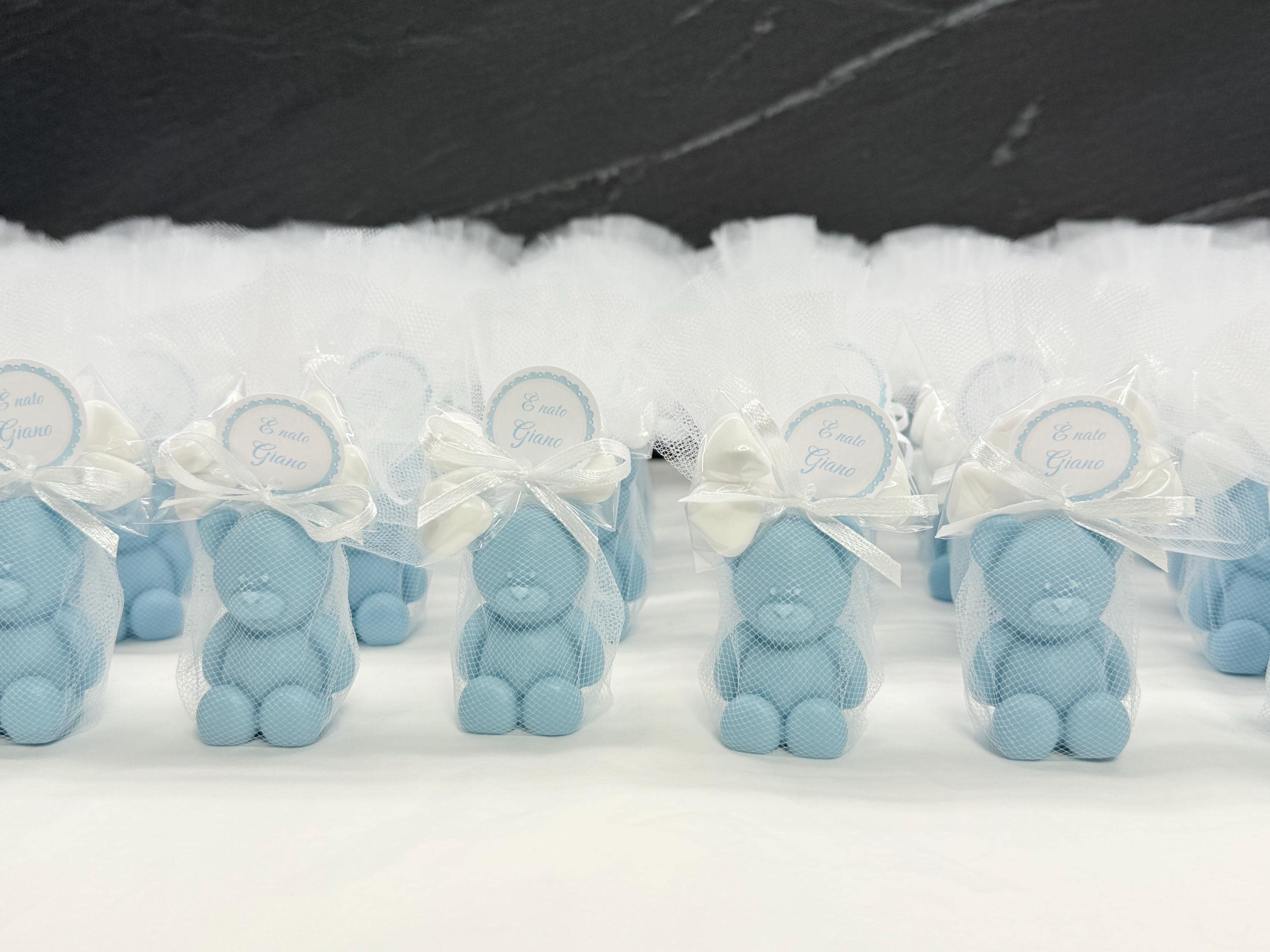 Sapone "ORSETTO" con tulle, 5 Confetti cuoricino e tag personalizzato