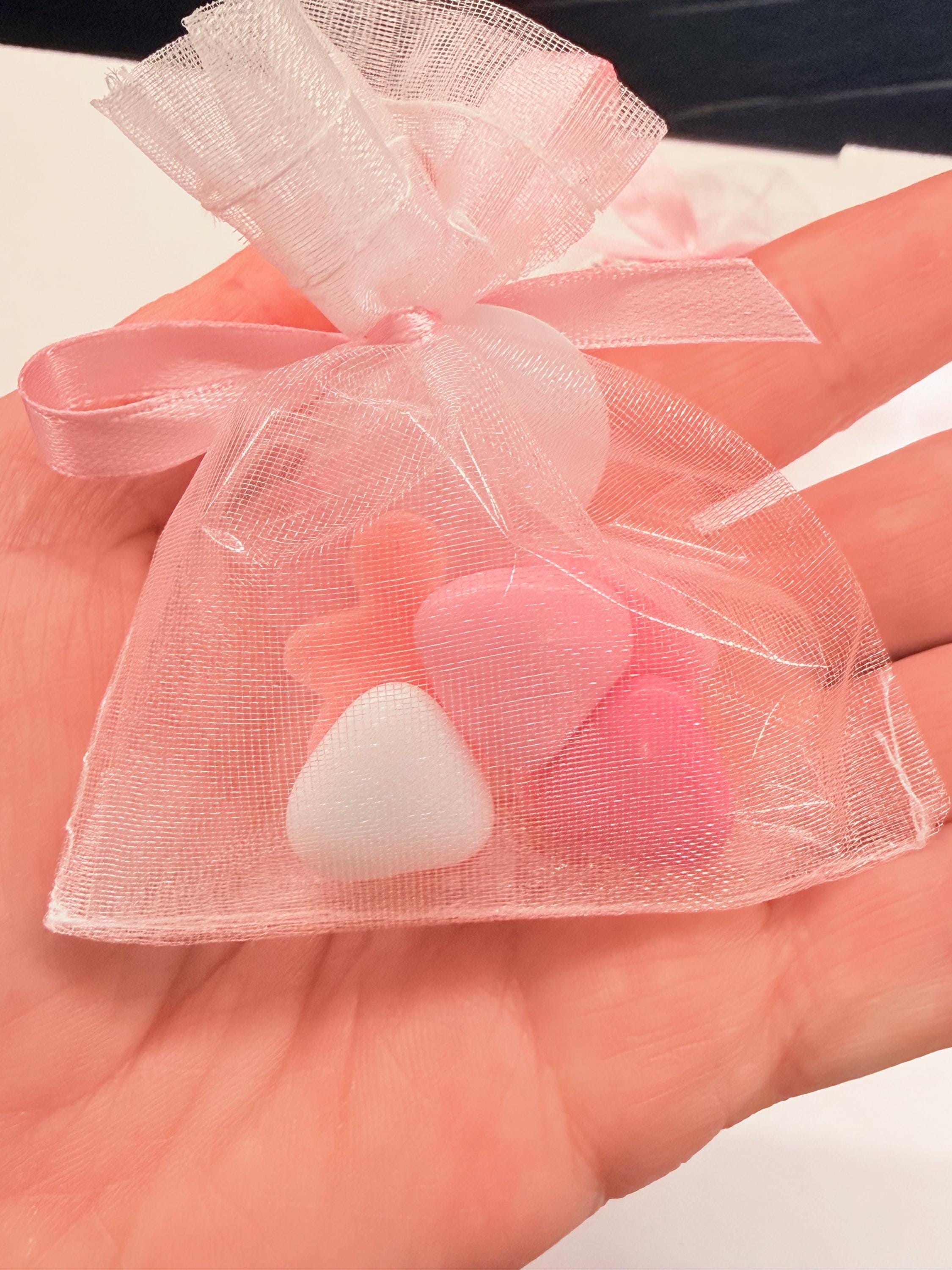Mini Sapone NASCITA con sacchetto di organza, 3 confetti cuoricino e tag personalizzato/nascita/piedino/ciuccio/confetti
