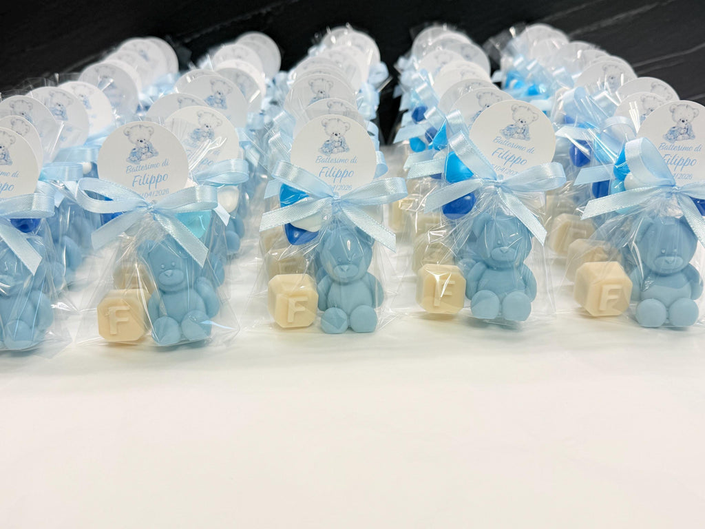 SAPONE "ORSETTO + LETTERA"  con 5 Confetti cuoricino, sacchetto trasparente e tag personalizzato