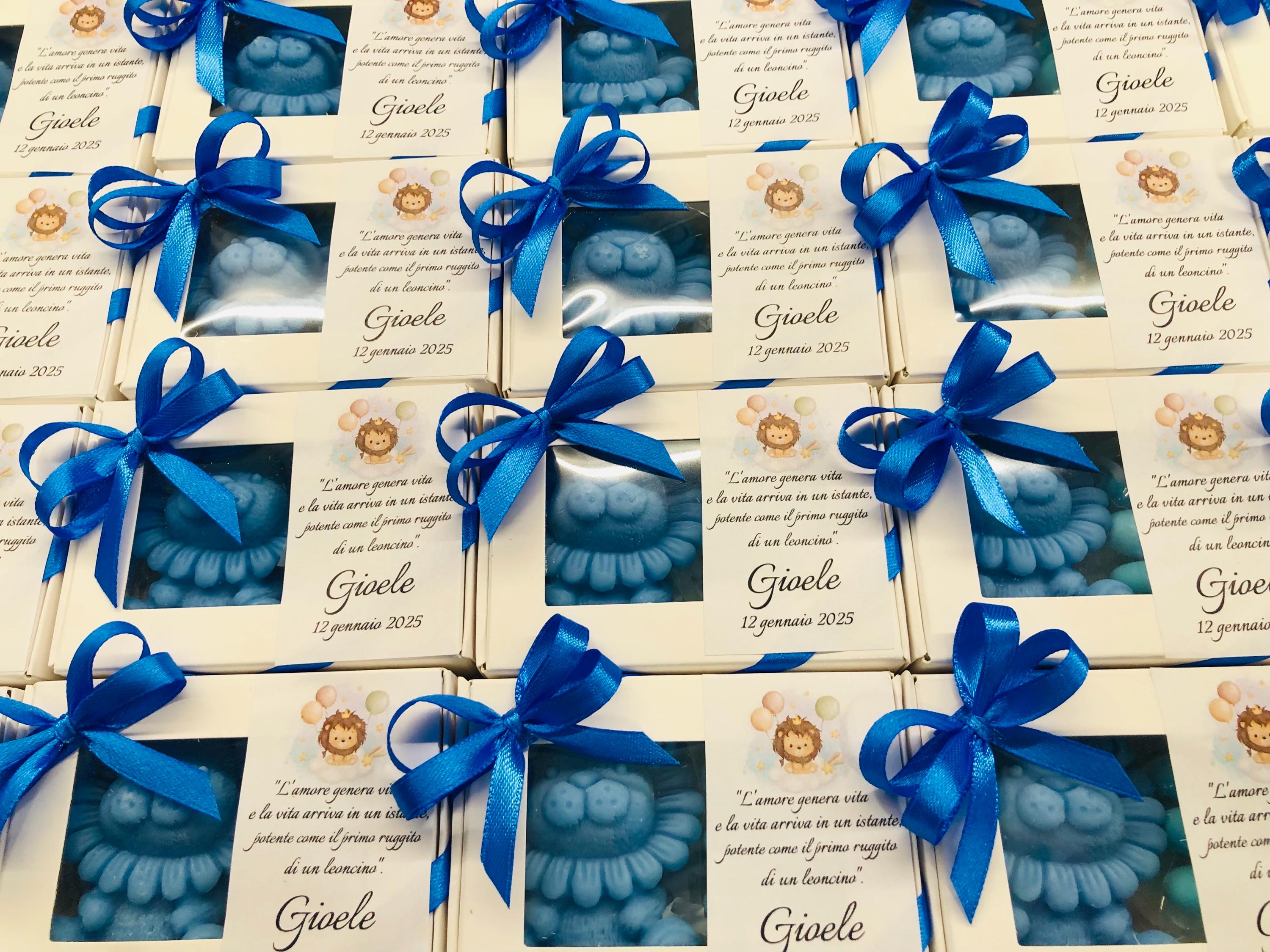 Bougie Leoncino PARFUMÉE avec boîte, dragées et autocollant personnalisé /baptême/naissance/baby shower/anniversaire enfants/