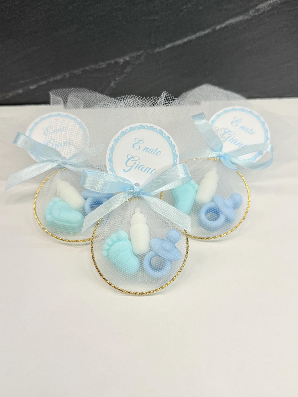 Mini savon "NAISSANCE" avec cercle, tulle et étiquette personnalisée