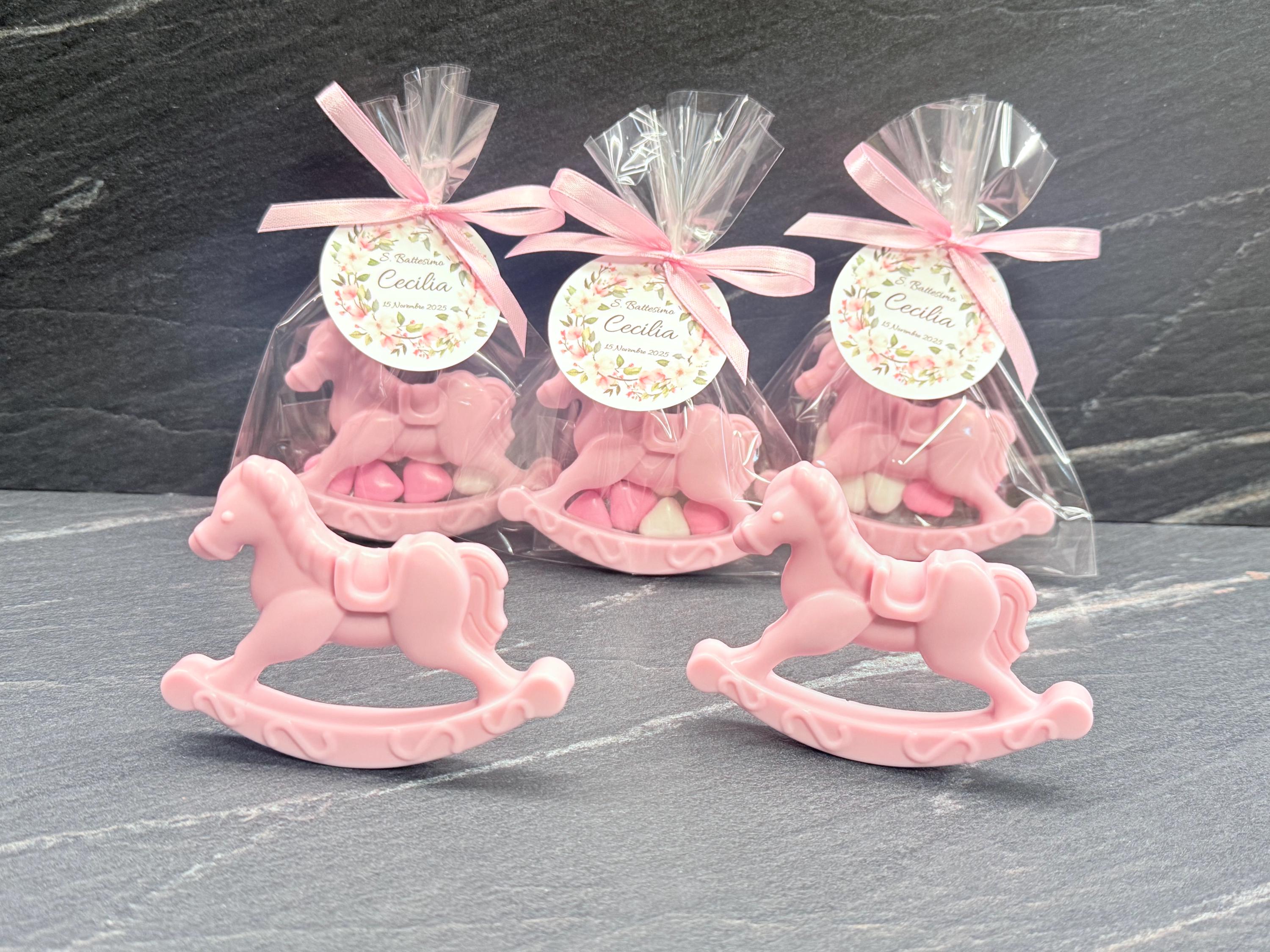 SAPONE CAVALLO a DONDOLO con 7 Confetti cuoricino, sacchetto trasparente e tag personalizzato