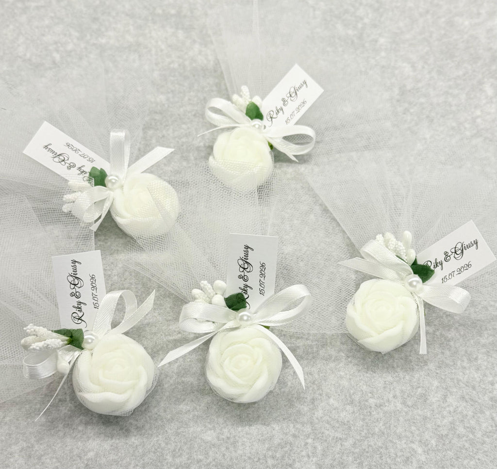 SAVON «ROSE» avec tulle et étiquette personnalisée