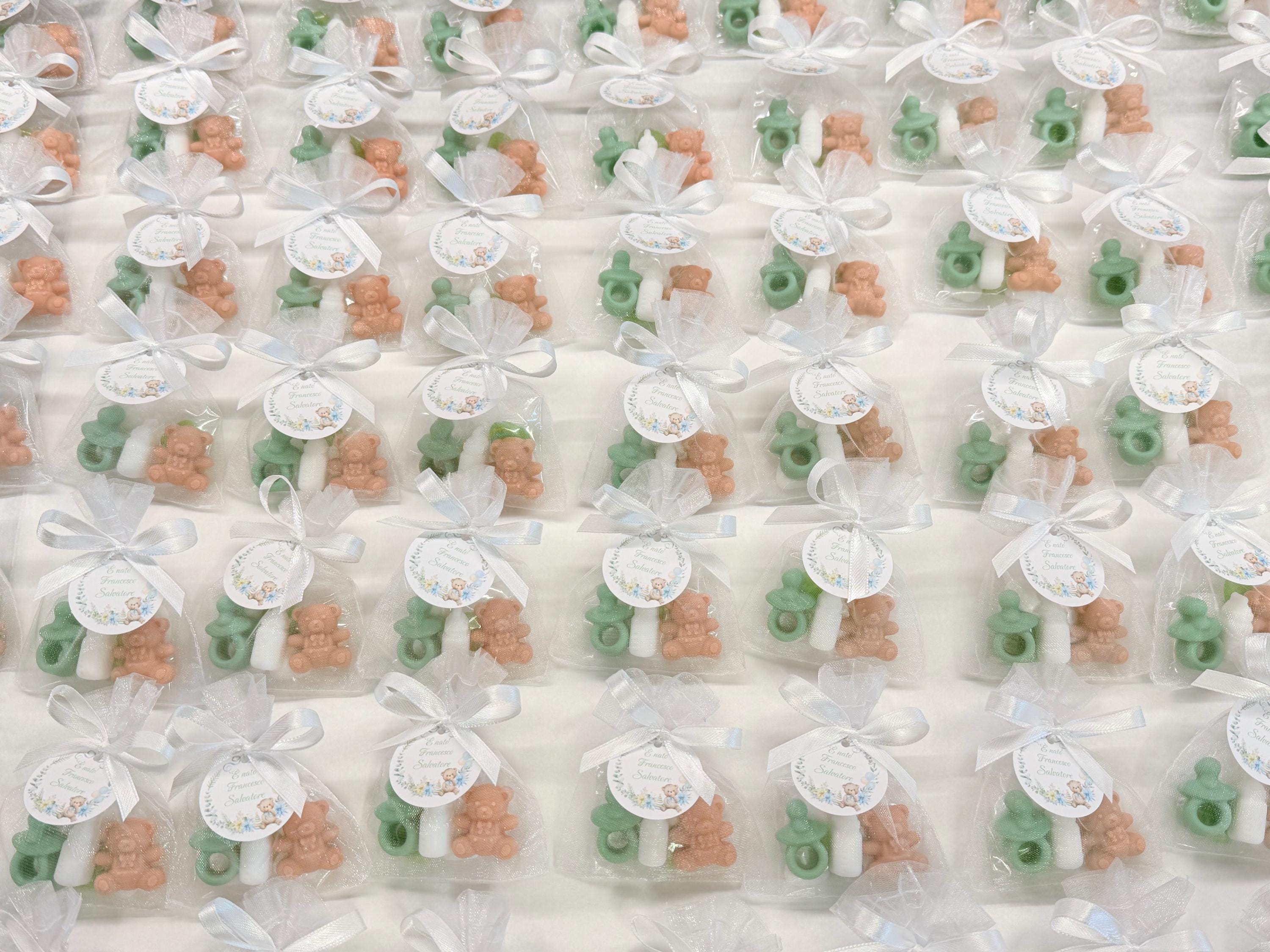Mini Sapone "NASCITA" con sacchetto di organza,5 confetti cuoricino e tag personalizzato