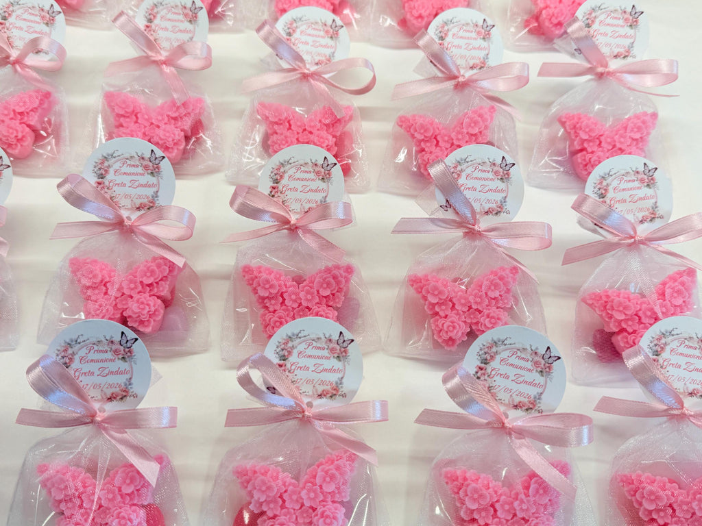 SAPONE "FARFALLINA FLOREALE" con sacchetto di organza, 5 Confetti Cuoricino e tag personalizzato