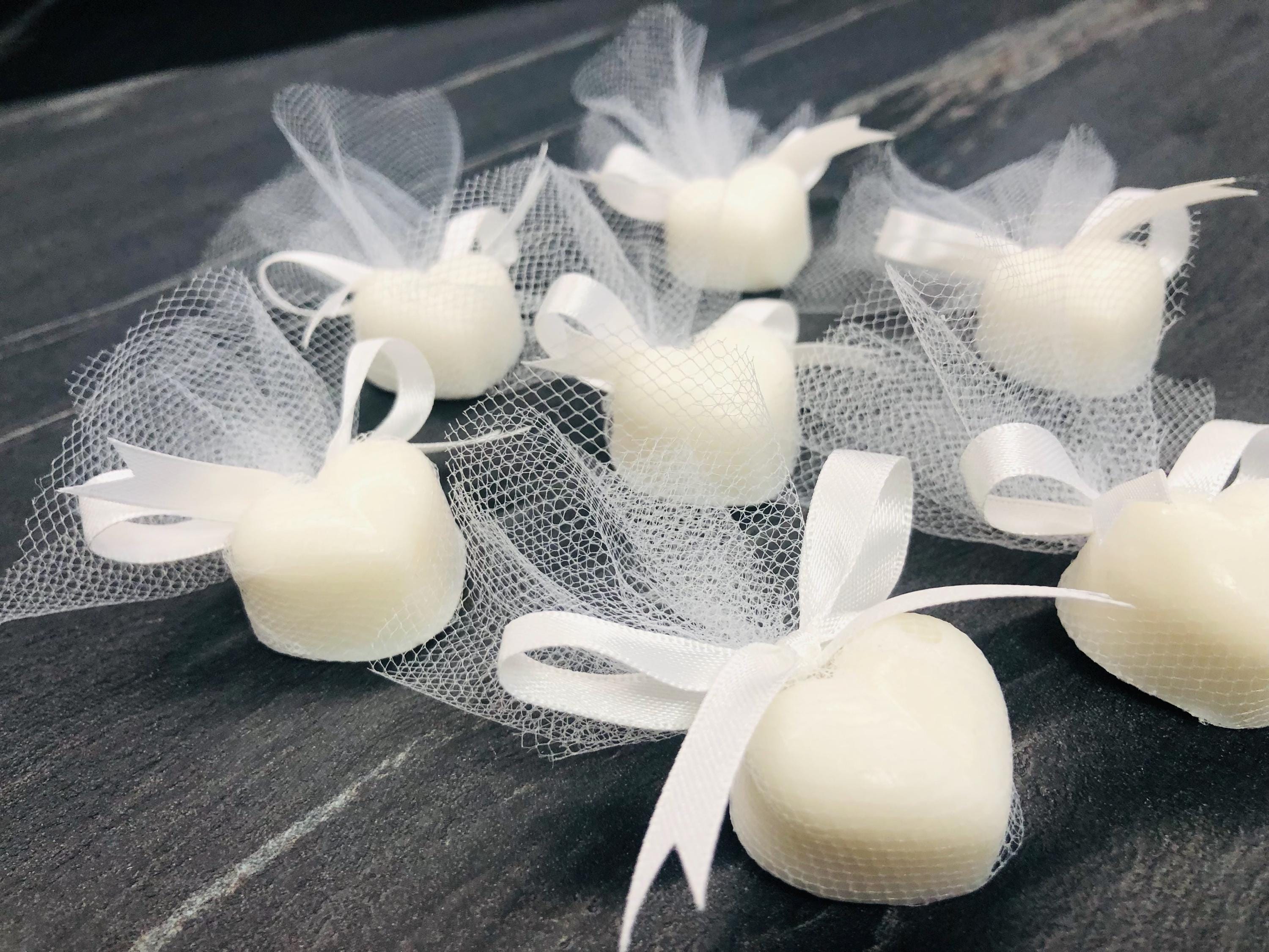 SAVON en forme de Cœur avec tulle/MARQUE-PLACE MARIAGE/petits savons/marque-place personnalisé/petits cadeaux pour les invités