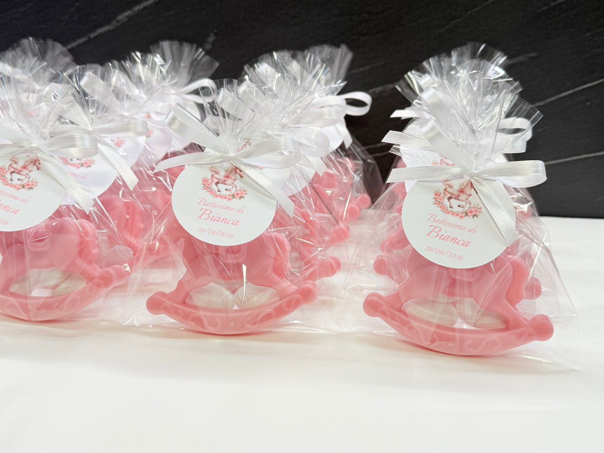 SAPONE CAVALLO a DONDOLO con Confetti, sacchetto trasparente e tag personalizzato