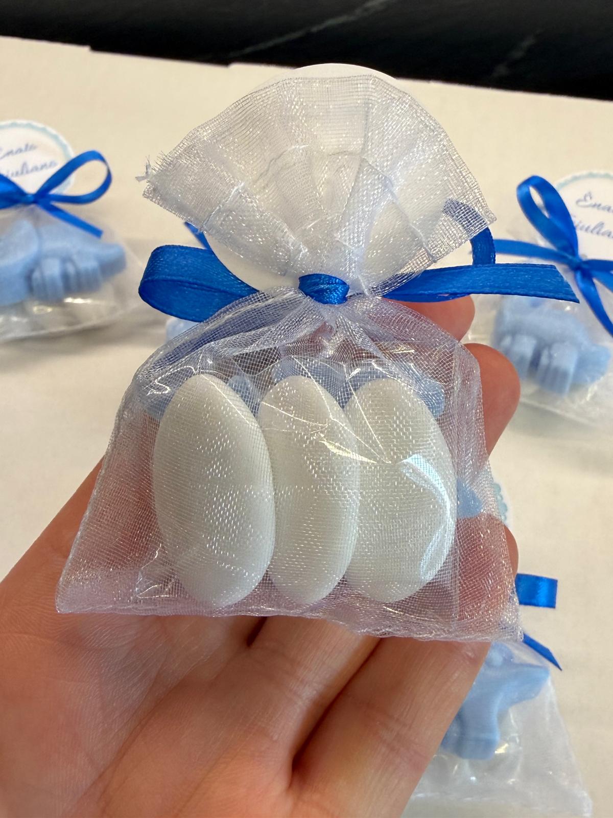 SAPONE "PICCOLO DINOSAURO" Con Sacchetto di Organza, 3 Confetti al Cioccolato e Tag Personalizzato