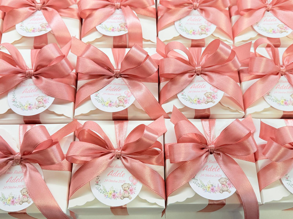 CANDELA Profumata "ORSETTO GRANDE + CAMPANELLINO" con Scatola, Confetti e Tag Personalizzato