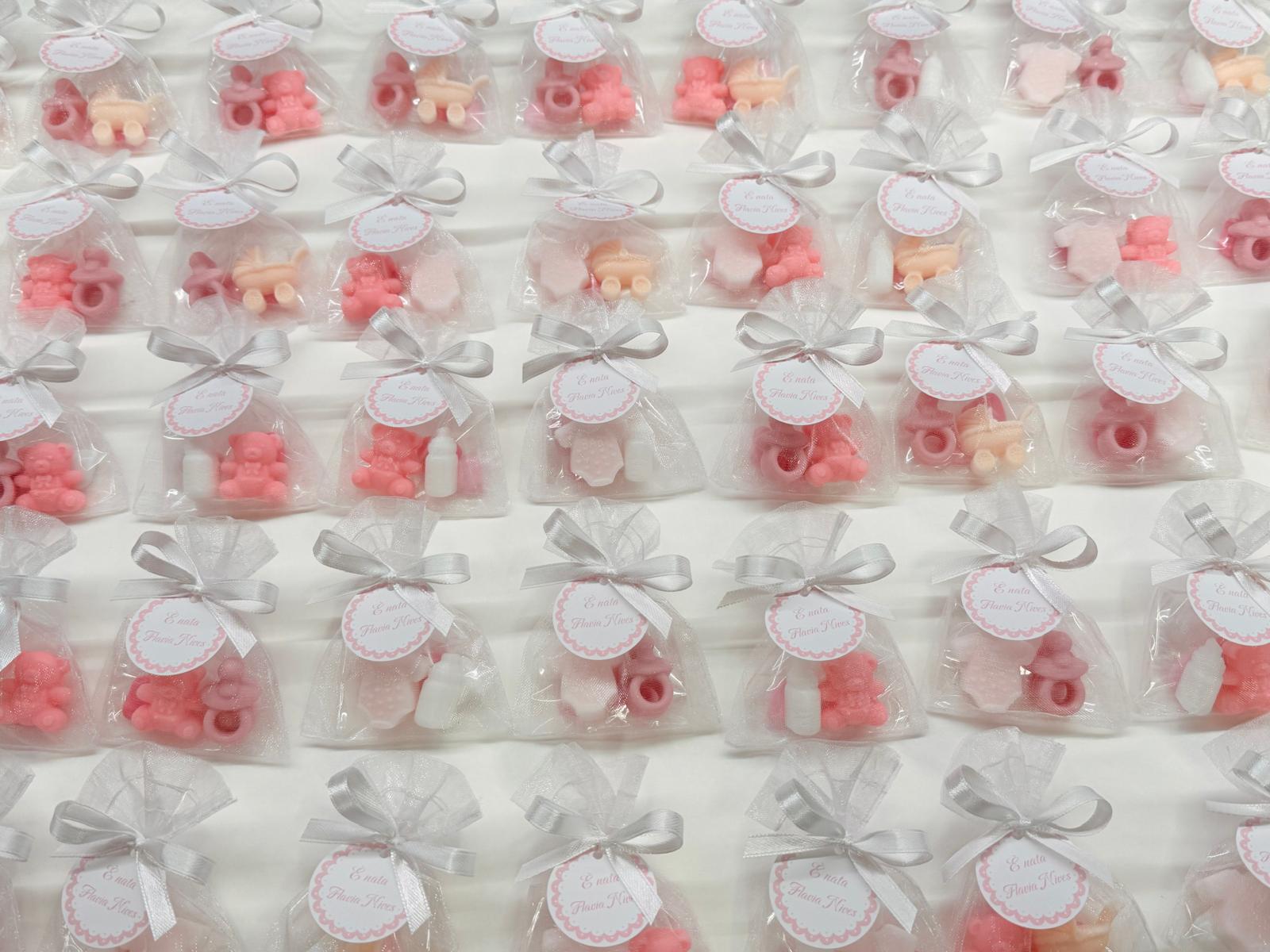 Mini Sapone NASCITA con sacchetto di organza, 3 confetti cuoricino e tag personalizzato/nascita/piedino/ciuccio/confetti