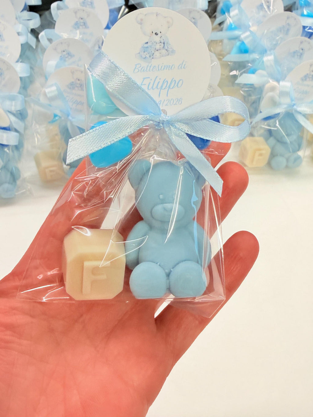SAPONE "ORSETTO + LETTERA"  con 5 Confetti cuoricino, sacchetto trasparente e tag personalizzato