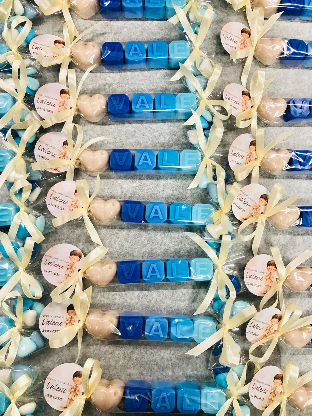 Bomboniera sapone con nome personalizzato, cuoricino e confetti per battesimo e comunione