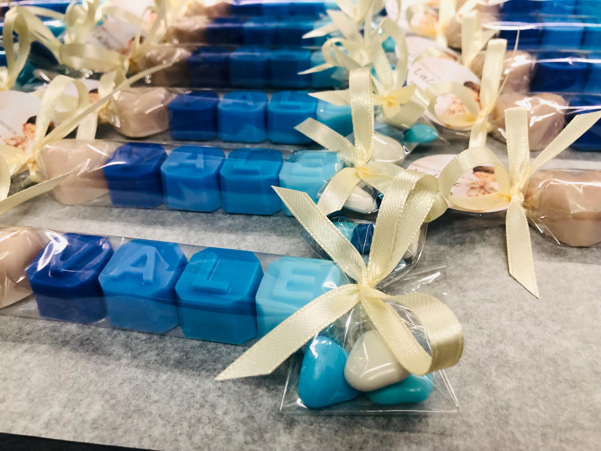 SAPONE-BOMBONIERA "NOME + CUORICINO" PERSONALIZZABILE con confetti