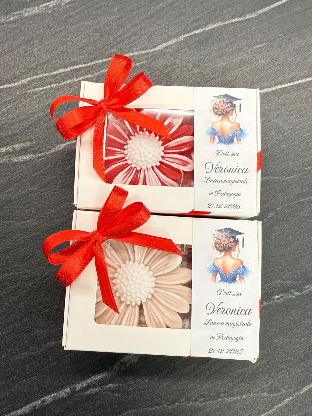 SAVON MARGHERITA avec boîte et dragées/bonbonnières de Remise de diplôme/docteur/personnalisé