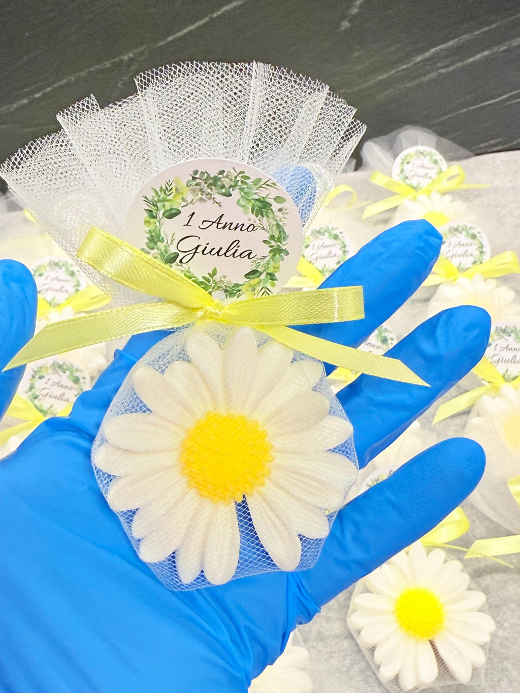 SAVON MARGHERITA avec Tulle et étiquette personnalisée /dragées mariage/baptême/communion/confirmation/diplôme/anniversaire/naissance
