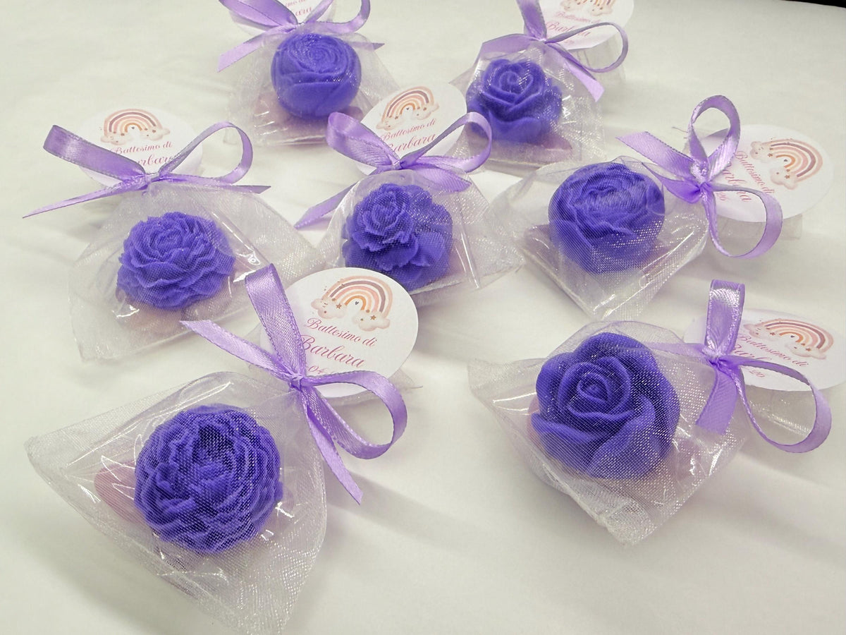 SAPONE MIX "PICCOLI FIORI" con sacchetto di organza, 5 confetti cuoricino e tag personalizzato