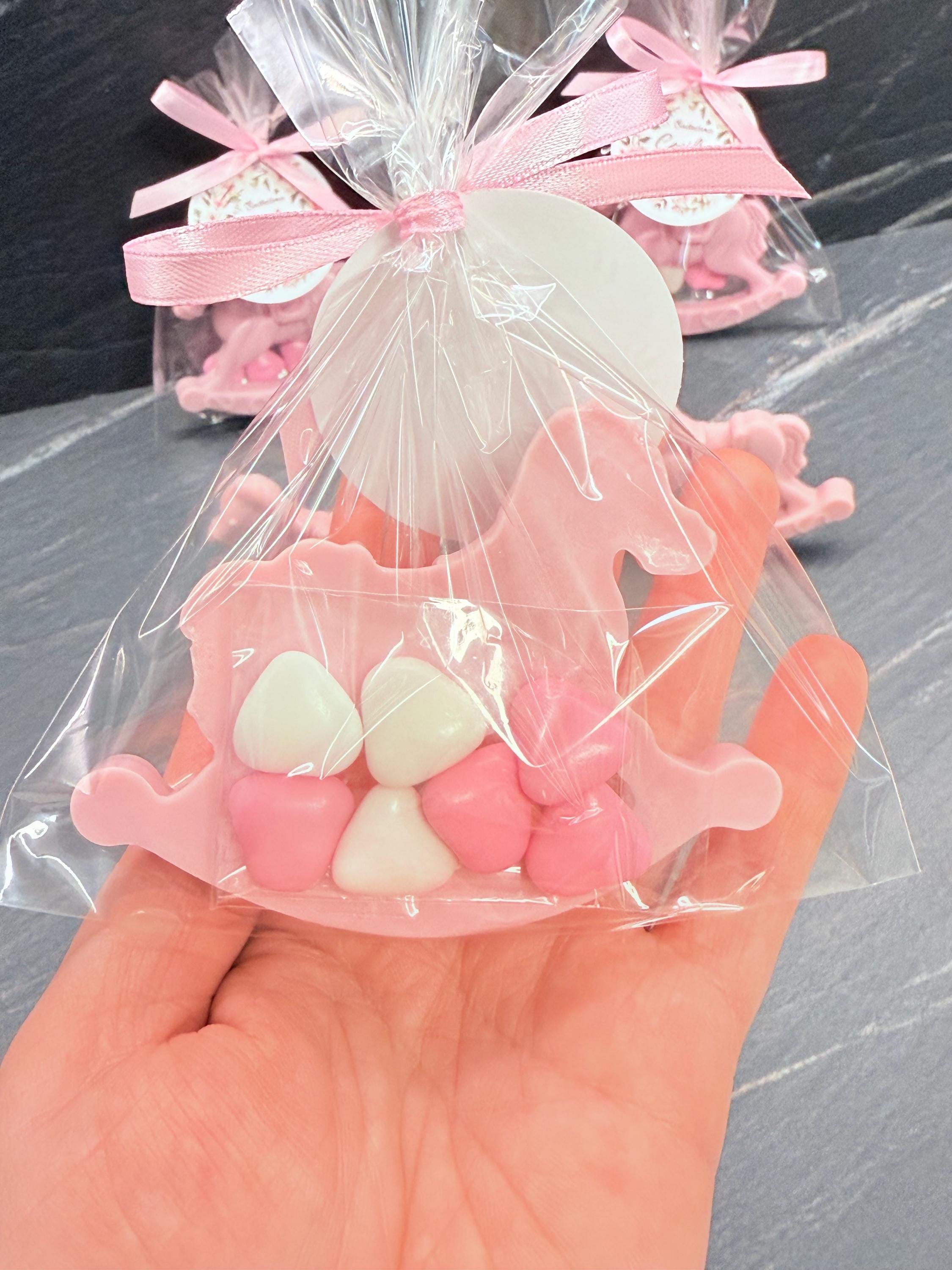 SAVON CHEVAL à BASCULE avec 7 dragées cœur, sachet transparent et étiquette personnalisée