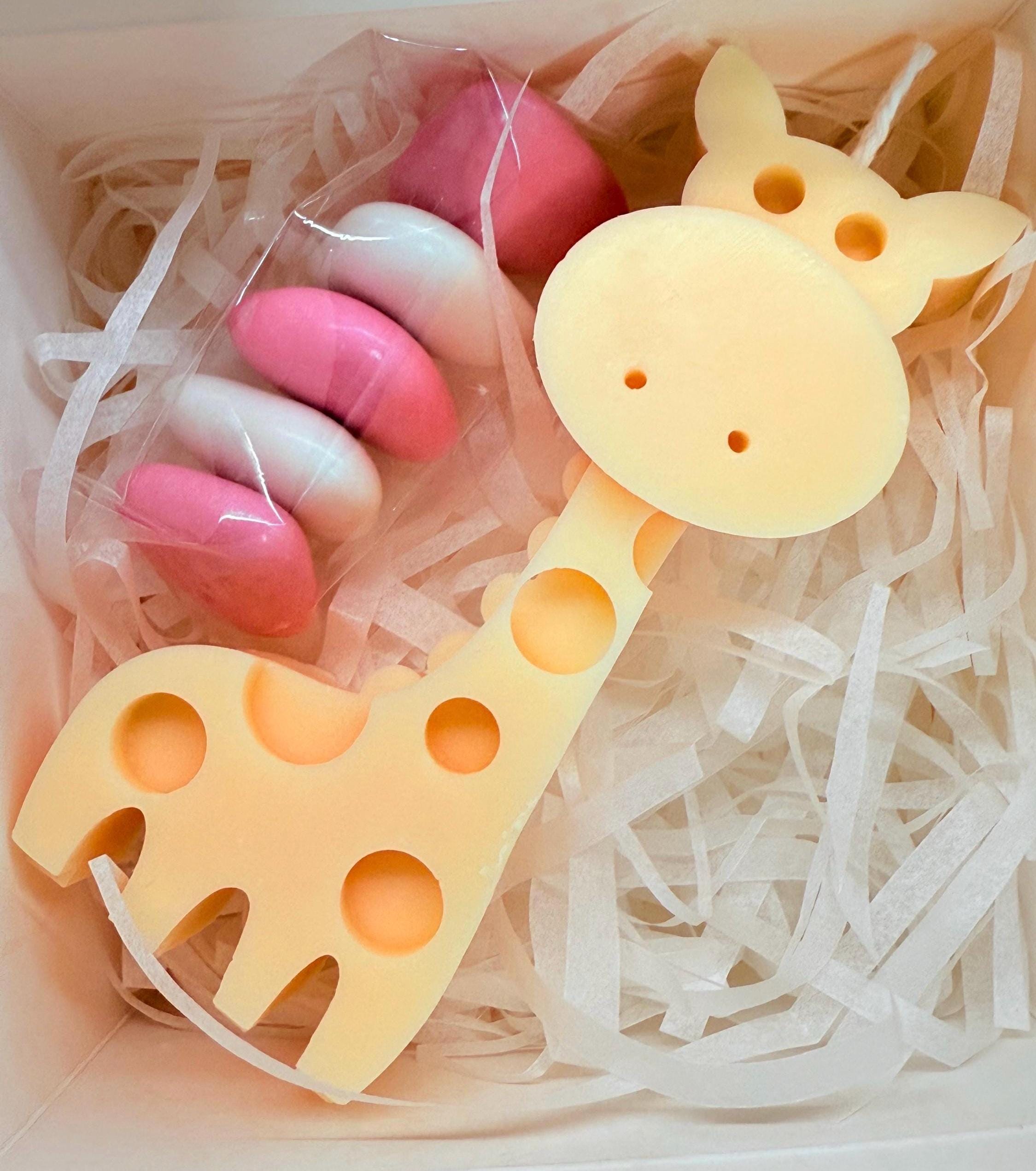 CANDELA "GIRAFFA" PROFUMATA con scatola, confetti e tag personalizzato