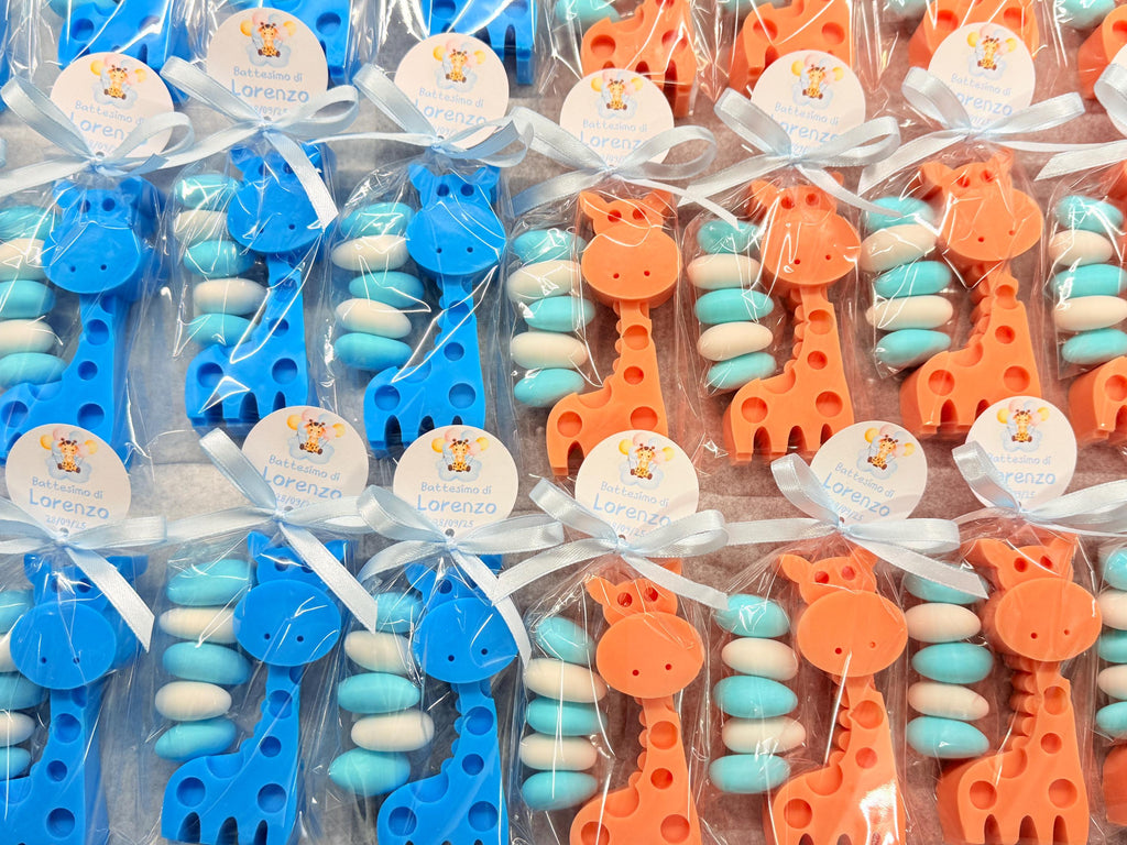 SAVON "GIRAFE" avec sachet transparent, 5 dragées et étiquette personnalisée