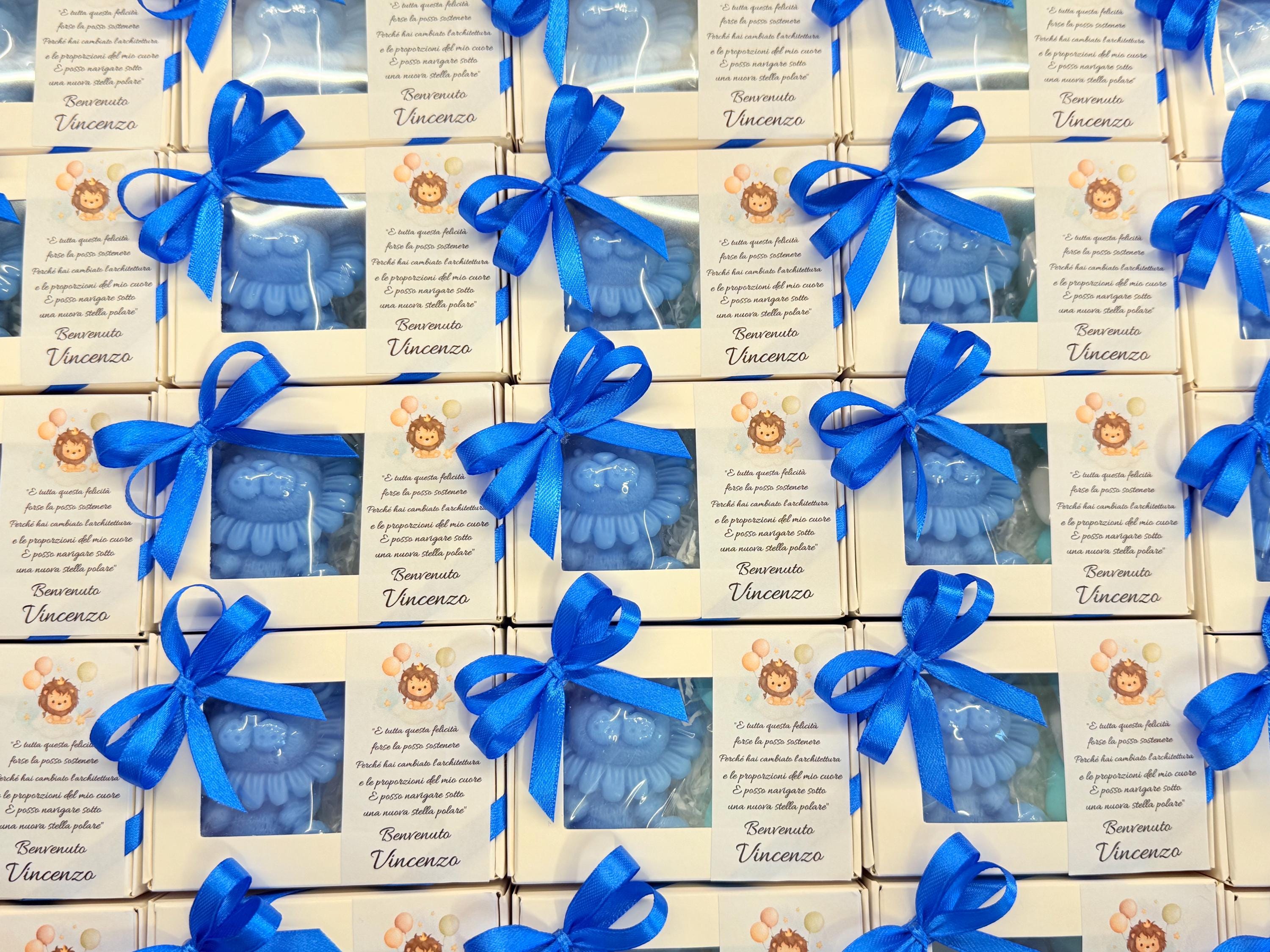 CANDELA "LEONCINO" INODORE con scatola, confetti e tag adesivo personalizzato