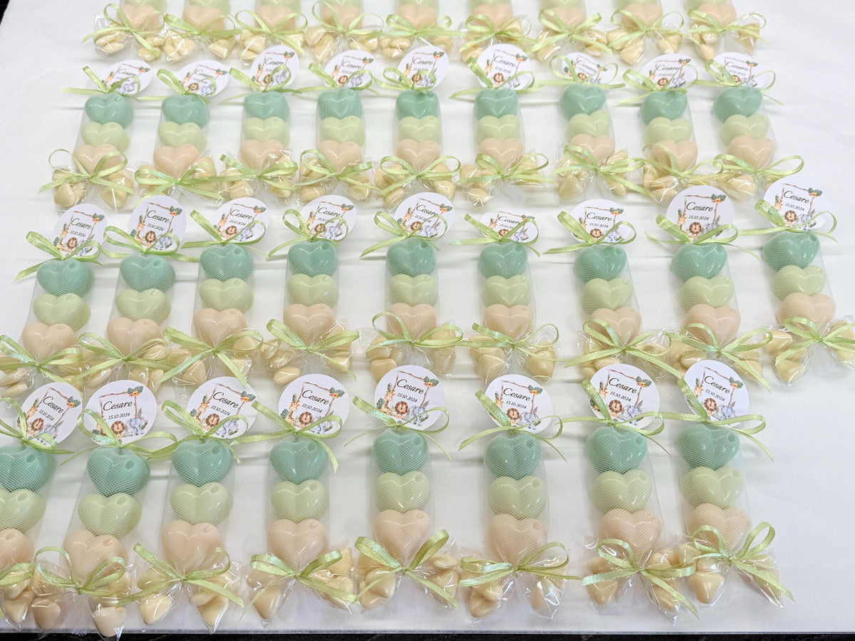 SAPONE "TRIS DI CUORICINI" con Tulle, 5 Confetti cuoricino e tag personalizzato