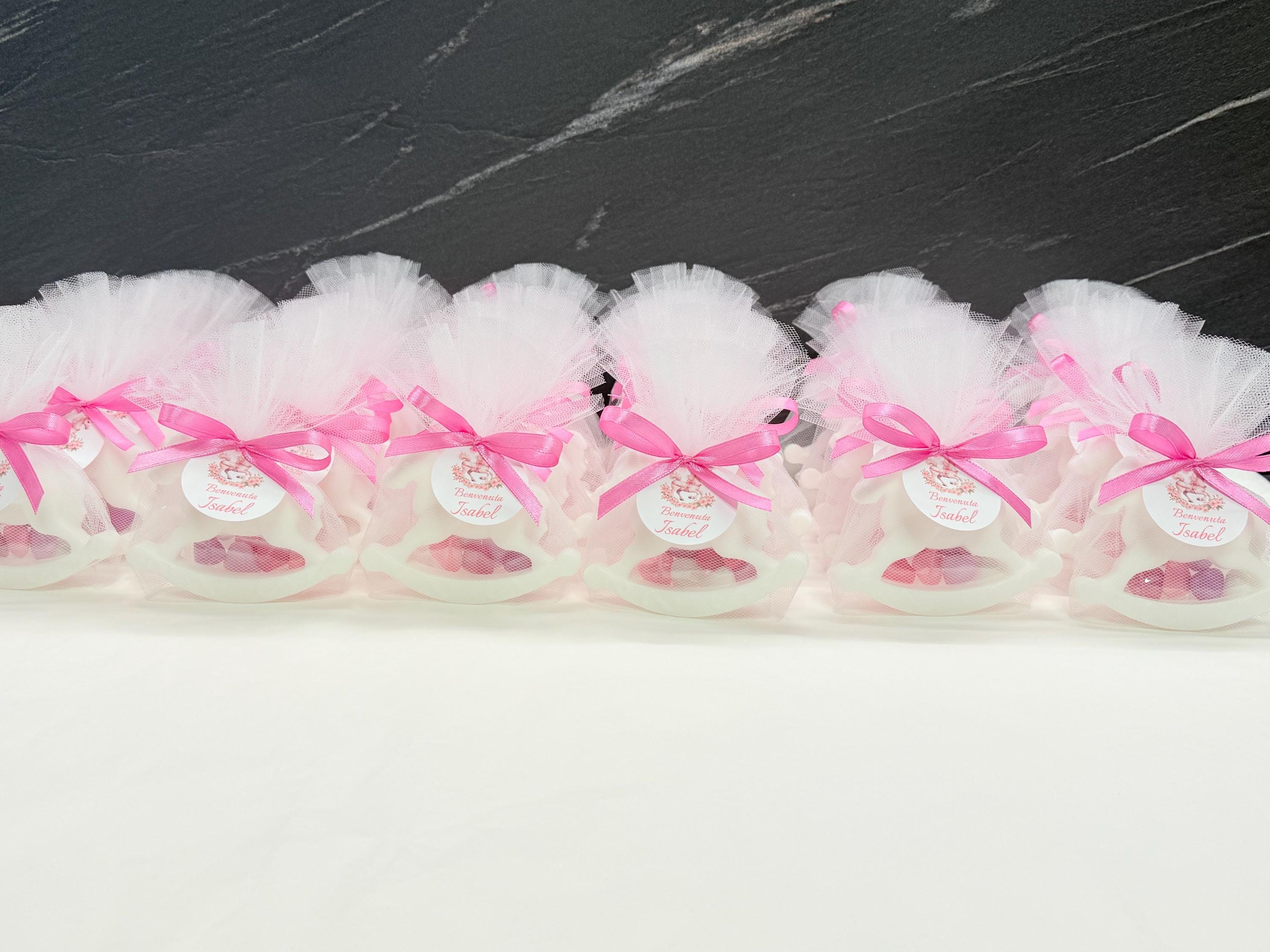 SAVON "CHEVAL À BASCULE" avec 7 dragées cœur, tulle et étiquette personnalisée