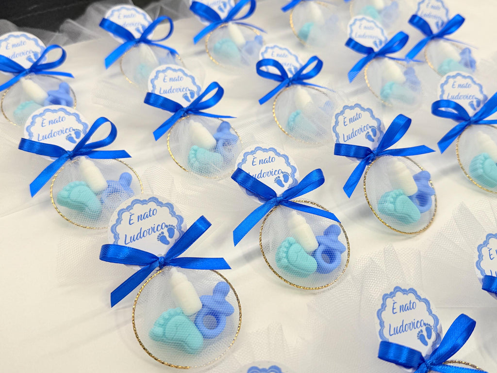 Mini savon "NAISSANCE" avec cercle, tulle et étiquette personnalisée