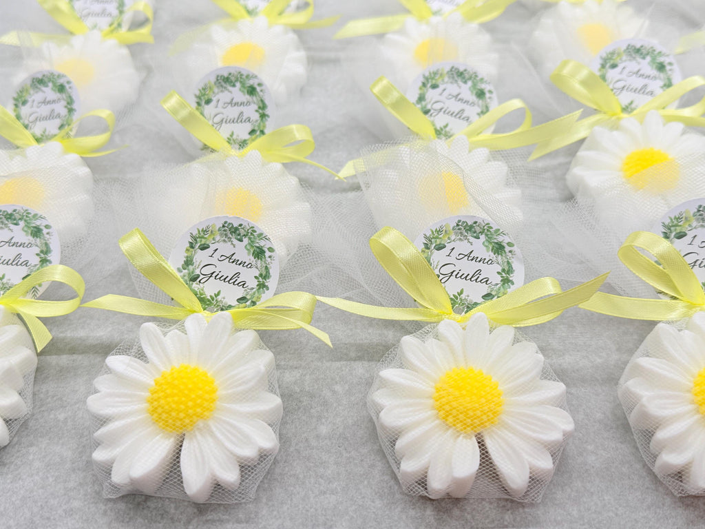 SAVON MARGHERITA avec Tulle et étiquette personnalisée /dragées mariage/baptême/communion/confirmation/diplôme/anniversaire/naissance