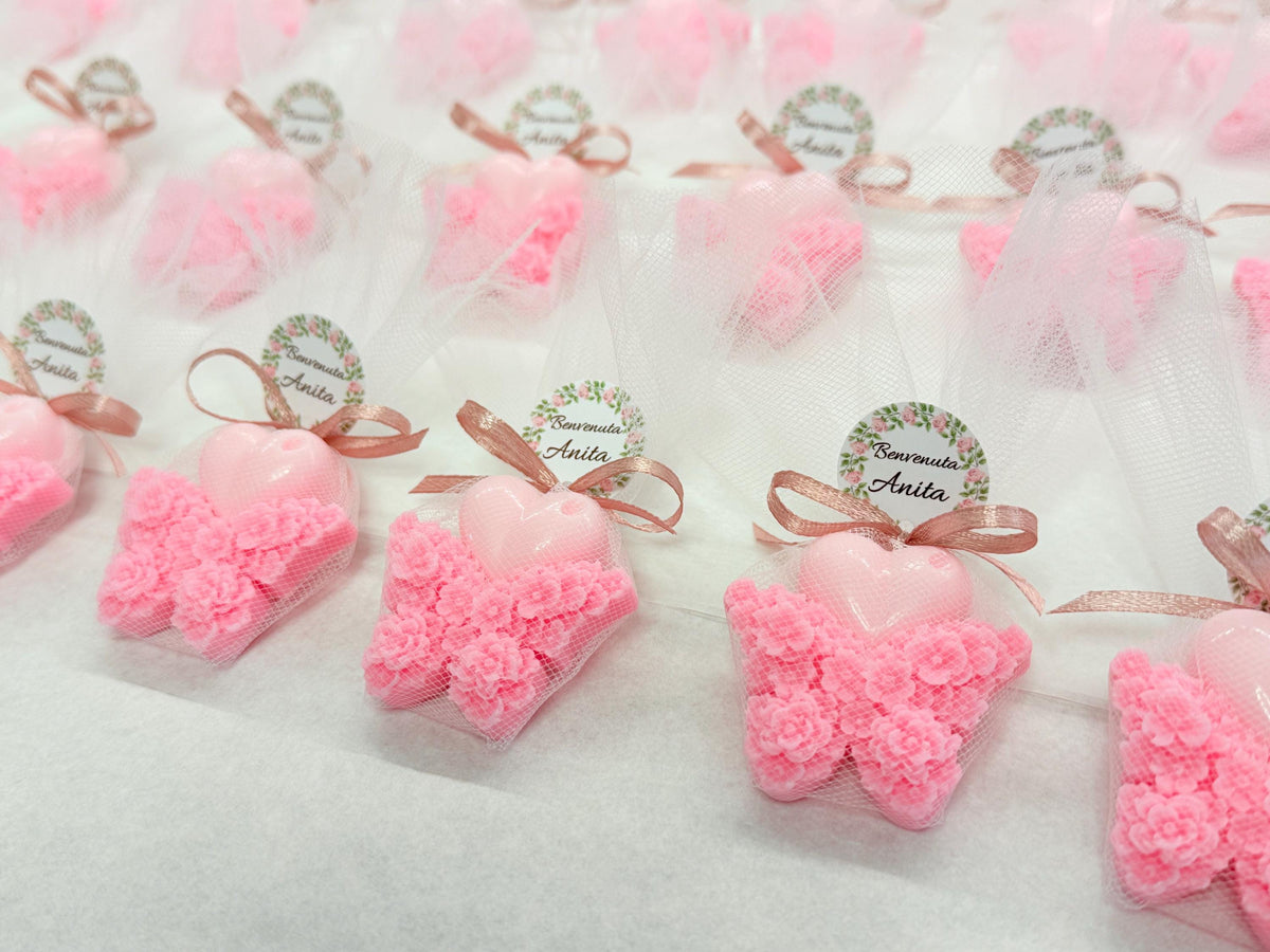 Saponetti farfalla e cuore colorati con tulle – bomboniera per cresima, comunione e compleanno