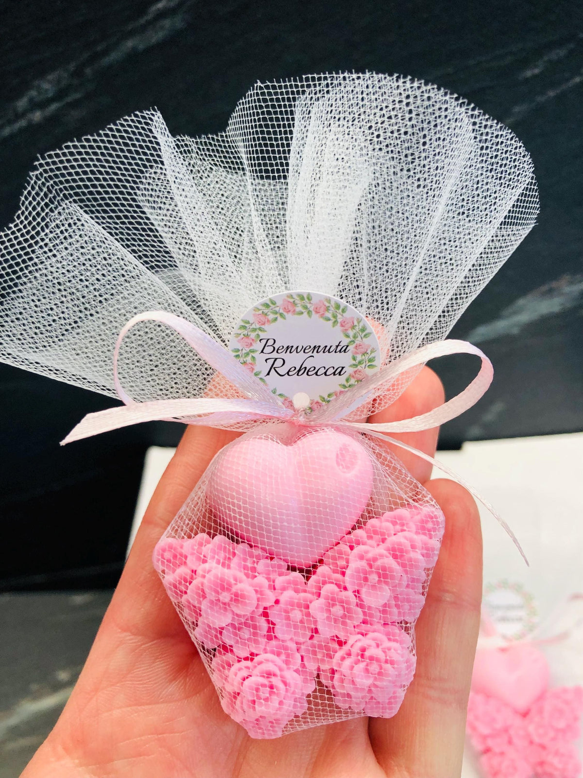 Sapone farfalla e cuoricino con tulle e tag personalizzato – bomboniera per battesimo e nascita