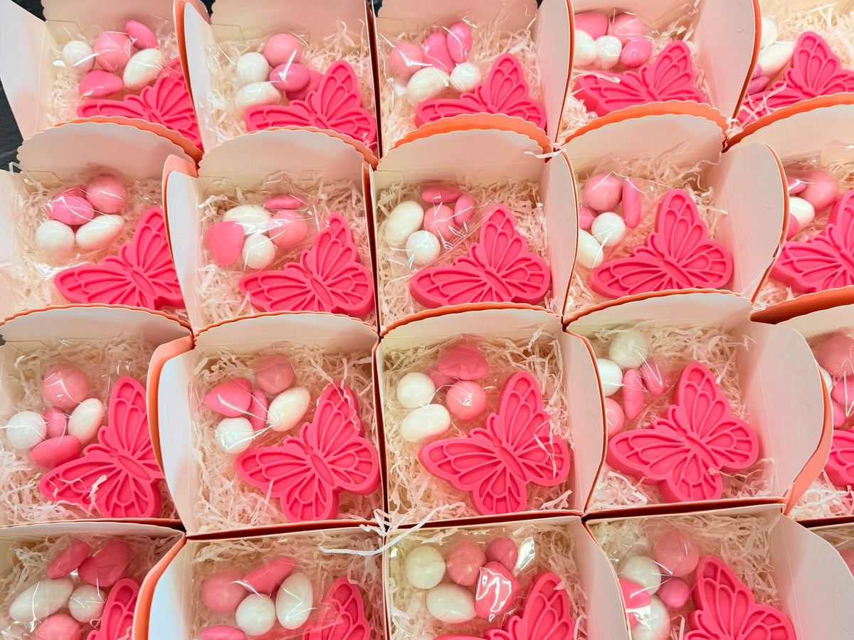Sapone farfalla con scatola, nastro e tag personalizzato – bomboniera per battesimo e nascita