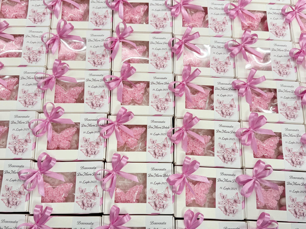 Sapone farfallina floreale artigianale con scatola con finestra, confetti e tag personalizzato – bomboniera per matrimonio