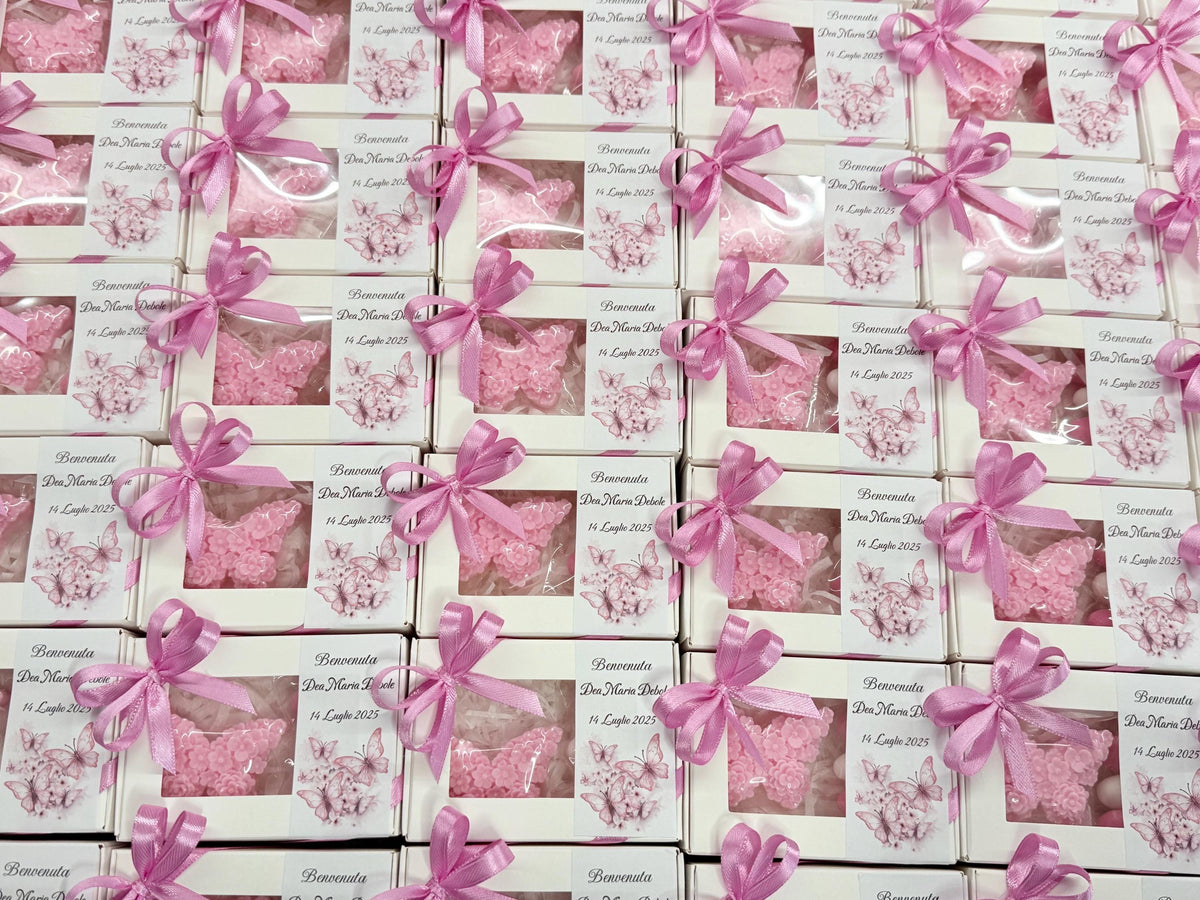 Sapone farfallina floreale artigianale con scatola con finestra, confetti e tag personalizzato – bomboniera per matrimonio