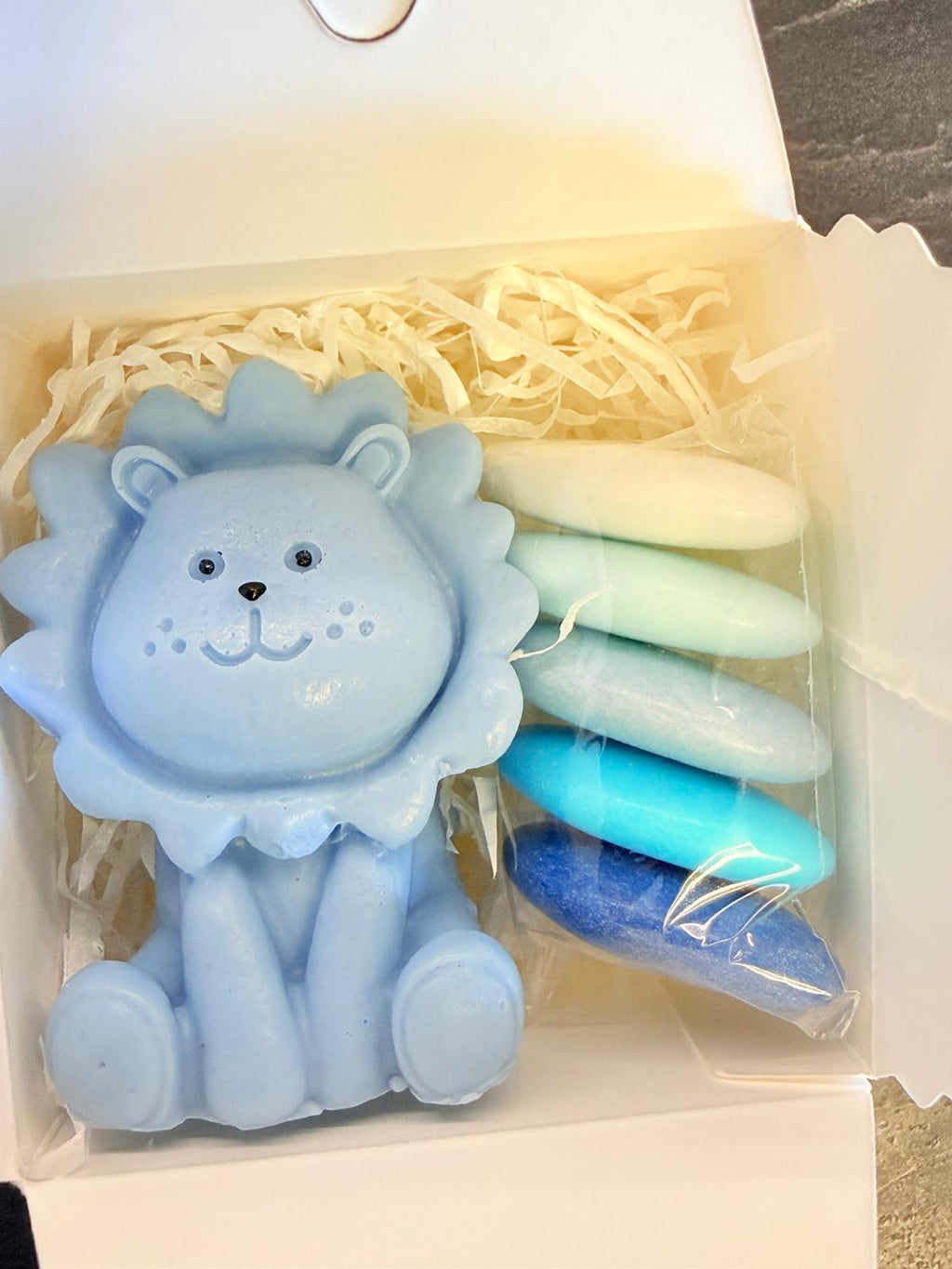 Sapone leoncino 3D con scatola, confetti e tag personalizzato – bomboniera safari per battesimo e nascita