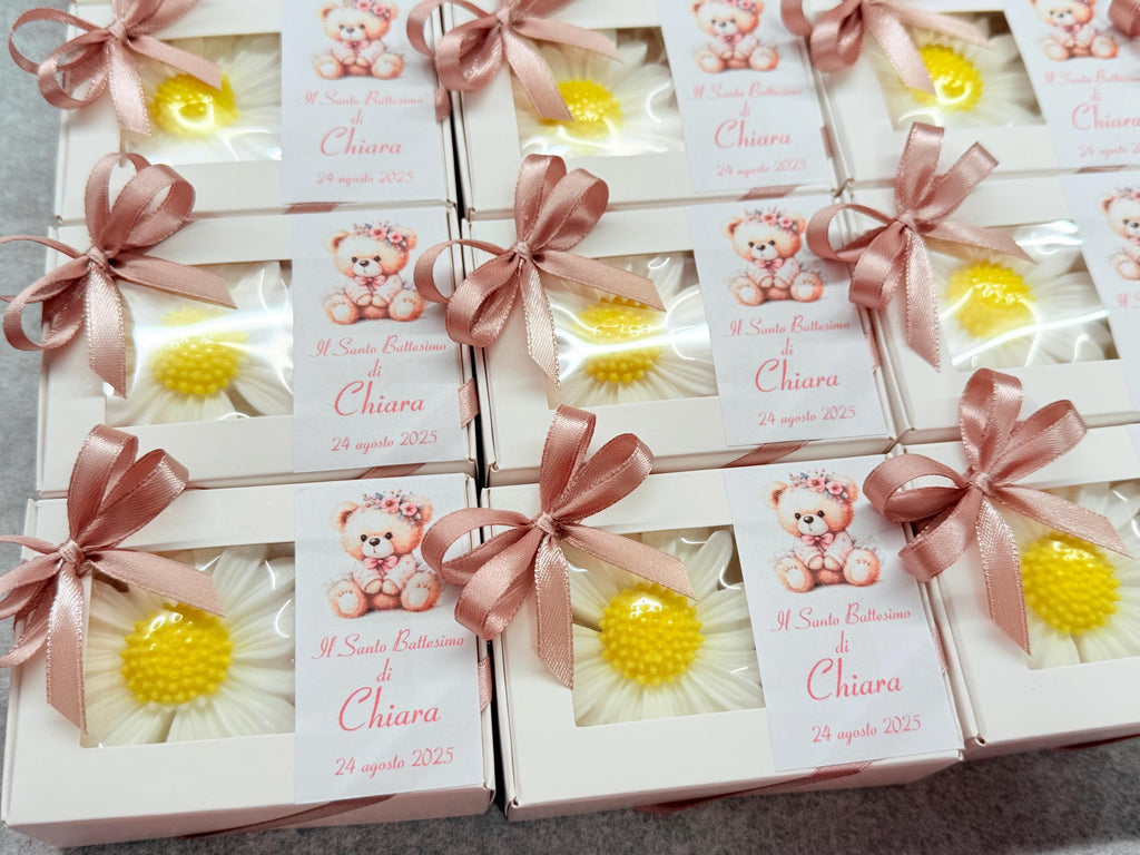 Sapone margherita personalizzato con scatola, confetti e tag adesivo – bomboniera per matrimonio